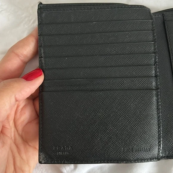 Prada Wallet - Picture 5 of 9